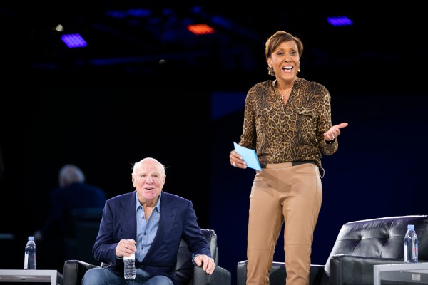 Robin Roberts delivers a keynote address at a corporate event